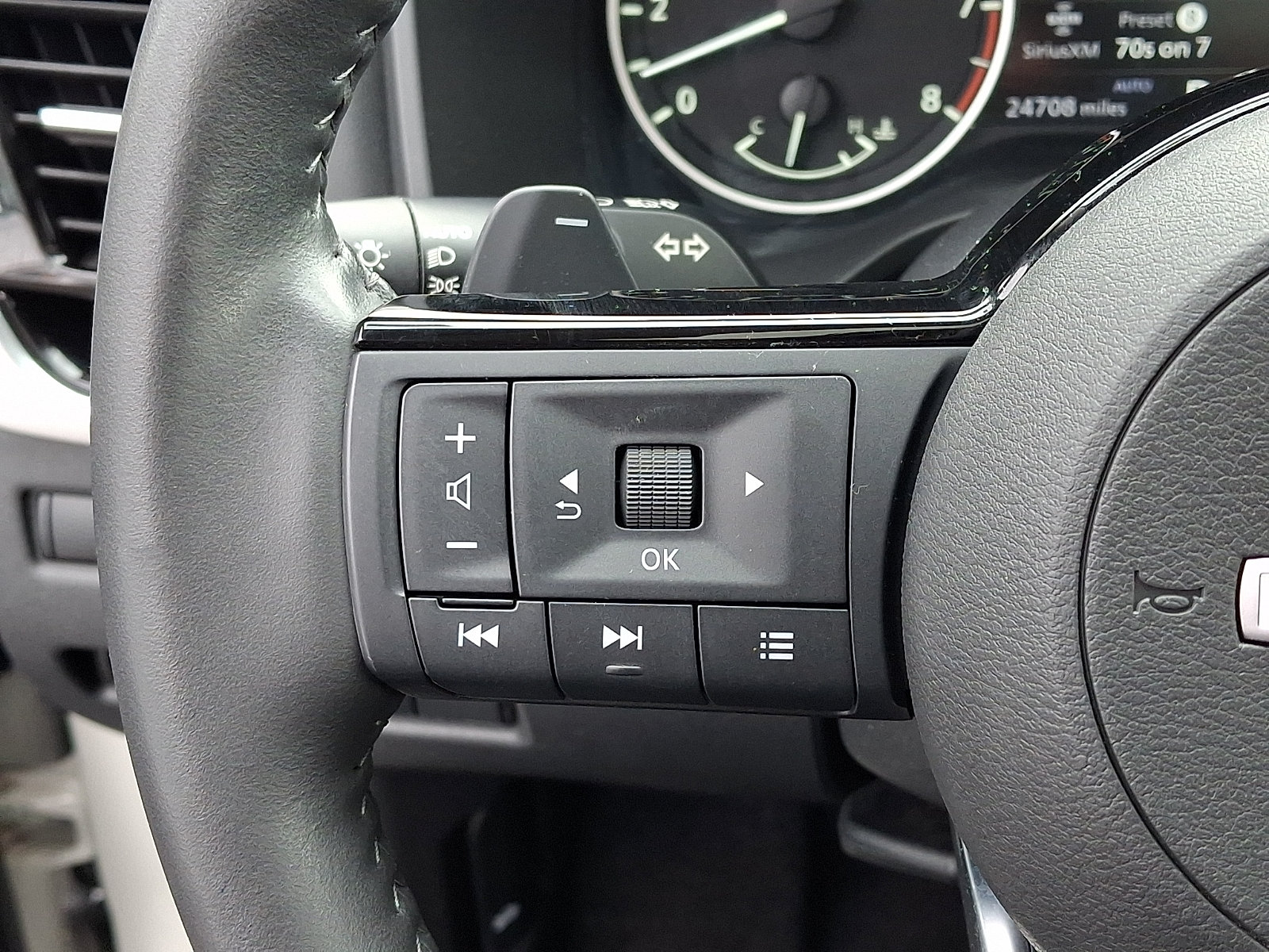 Used 2023 Nissan Rogue SL AWD/4WD image 23