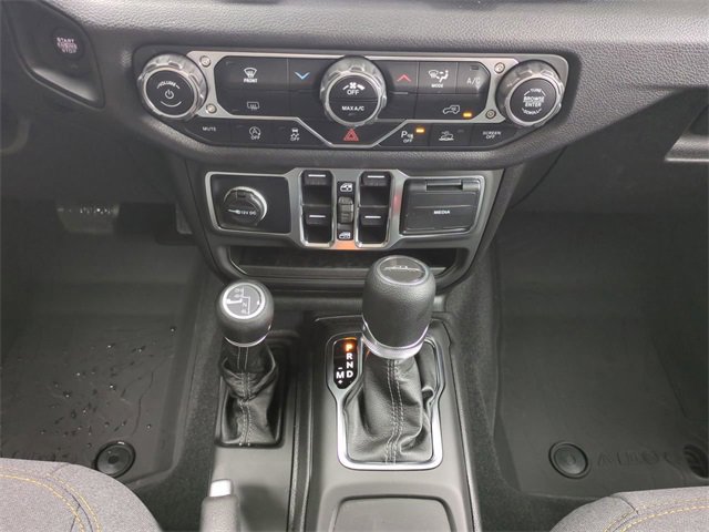 New 2025 Jeep Gladiator Sport image 19