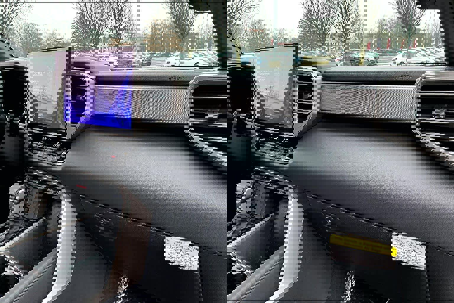 Used 2025 Toyota Tundra Limited image 18