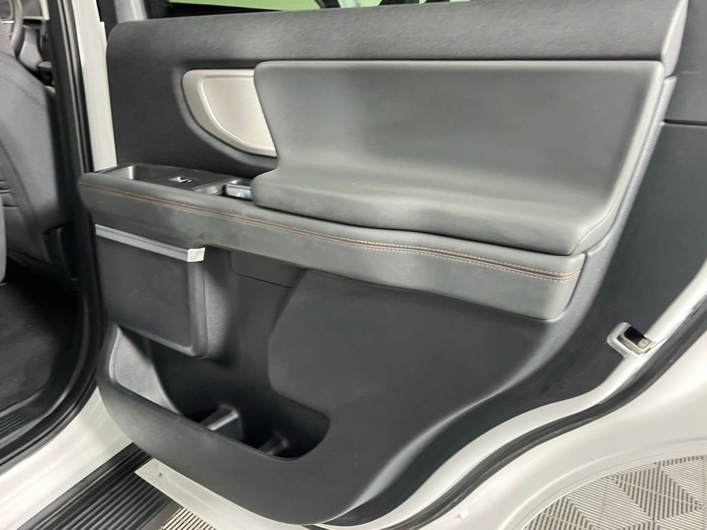 Used 2025 Ford Expedition Active image 24