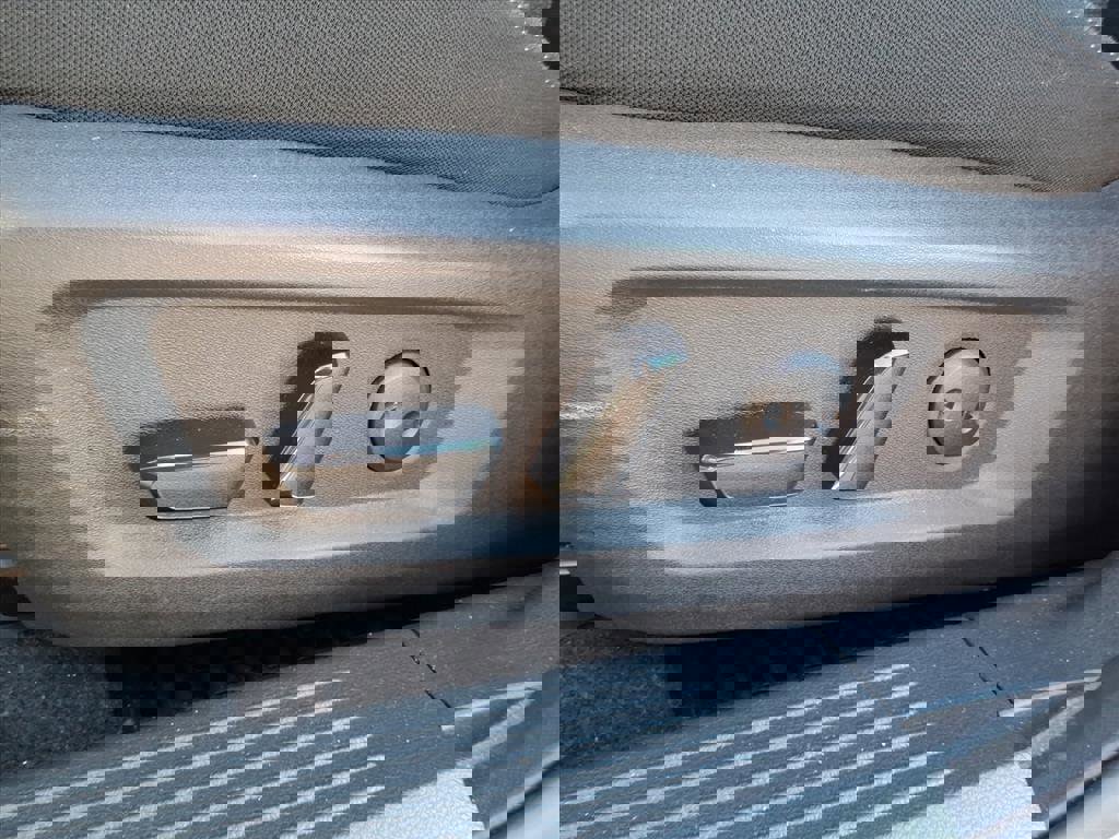 Used 2021 Nissan Rogue SV image 10