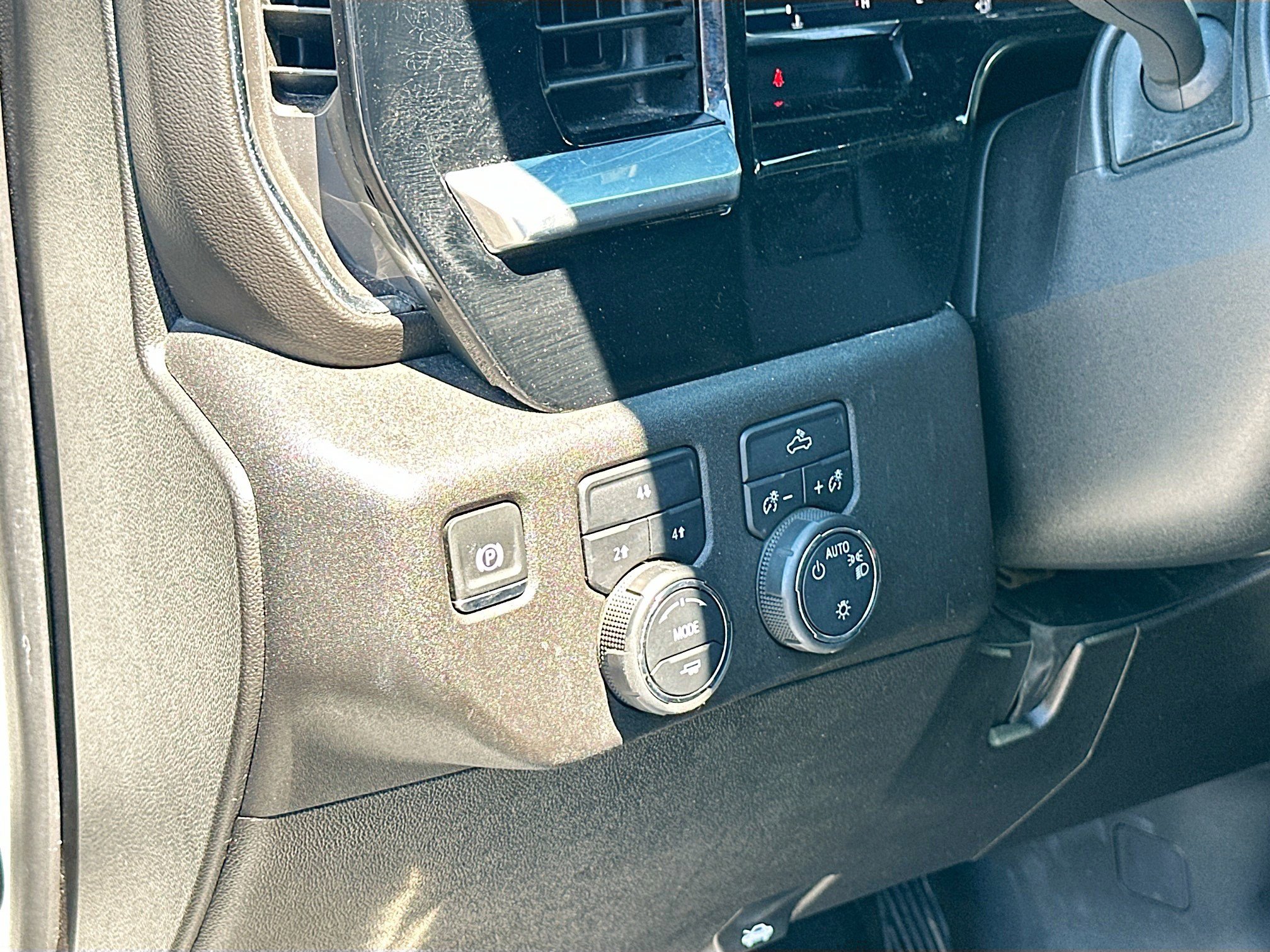 Used 2024 Chevrolet Silverado 2500 LT image 10