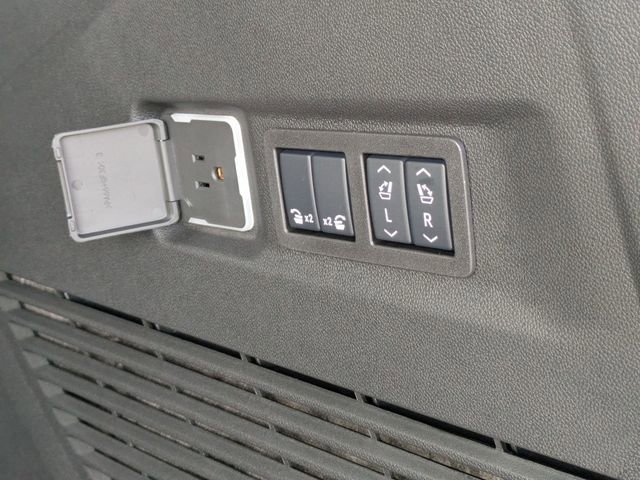 New 2025 Chevrolet Suburban Premier w/ Sun And Tow Package image 35