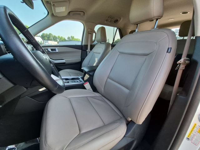 Used 2023 Ford Explorer XLT w/ Equipment Group 202A AWD/4WD image 21