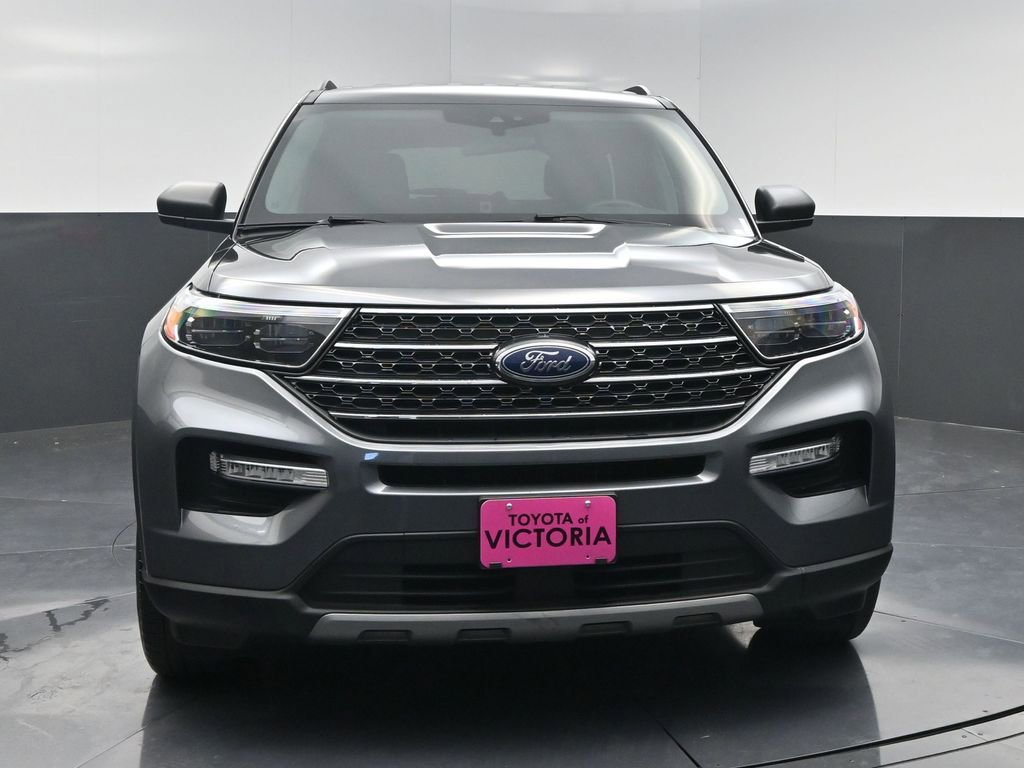 Used 2023 Ford Explorer XLT w/ Equipment Group 202A image 3
