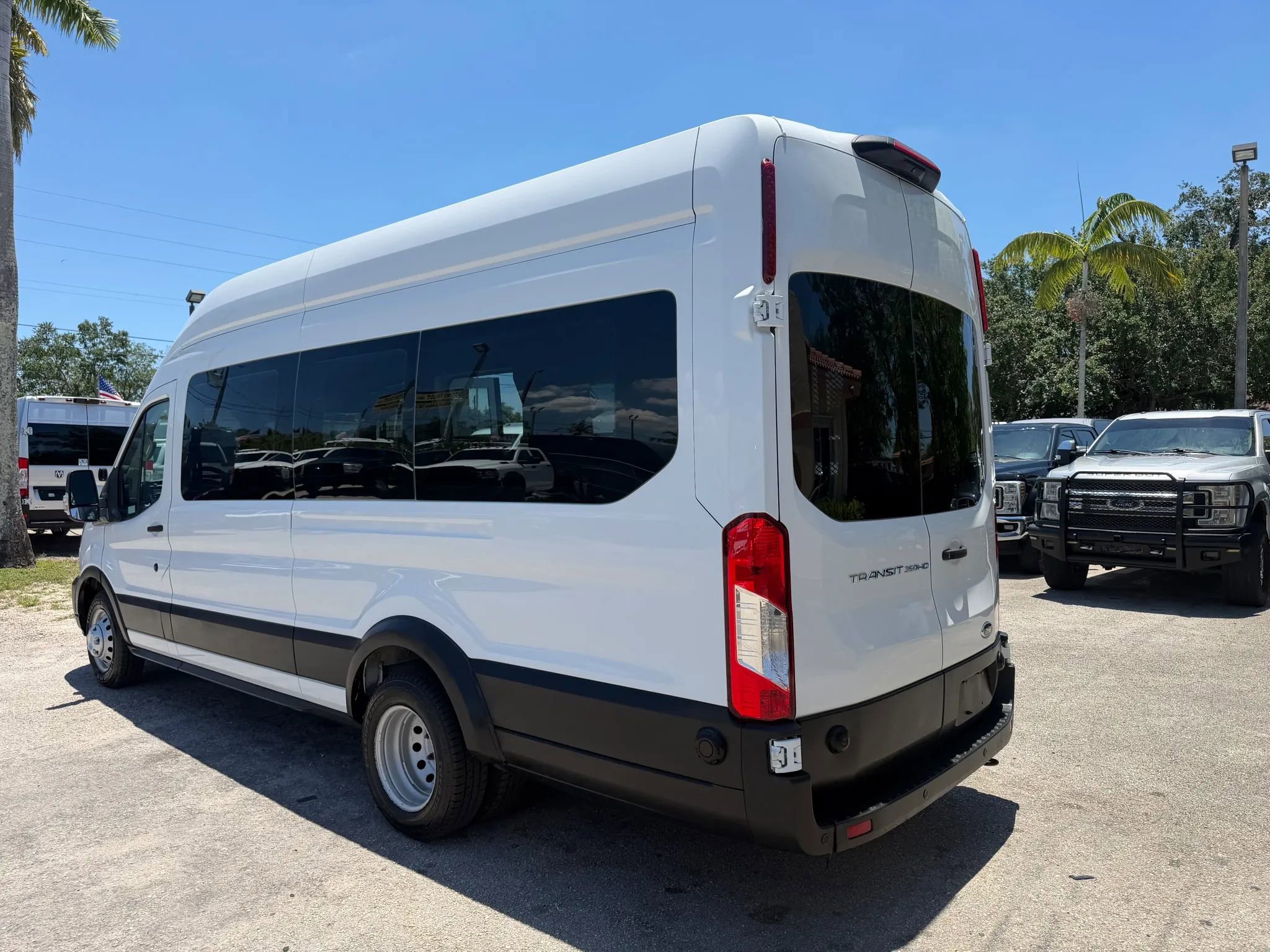 Used 2020 Ford Transit 350 XL RWD image 4