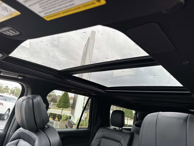 New 2026 Lincoln Navigator L Reserve w/ Jet Appearance Package image 32