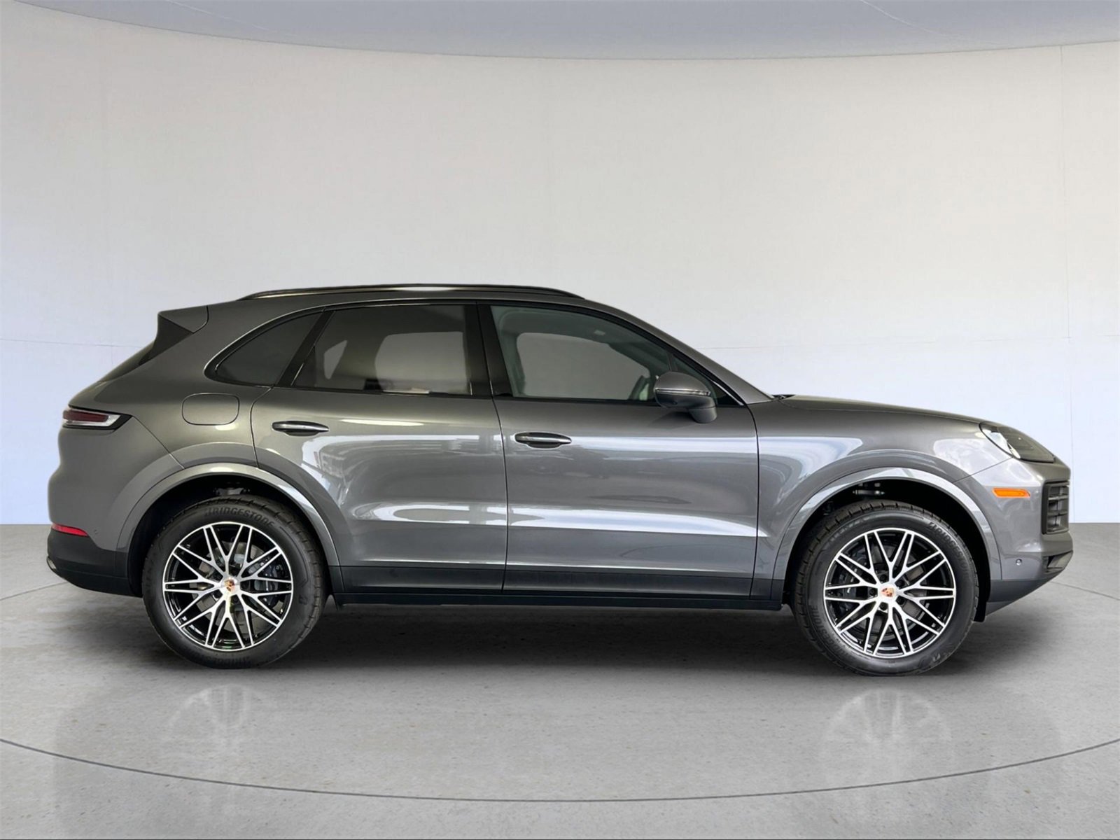 New 2025 Porsche Cayenne image 9