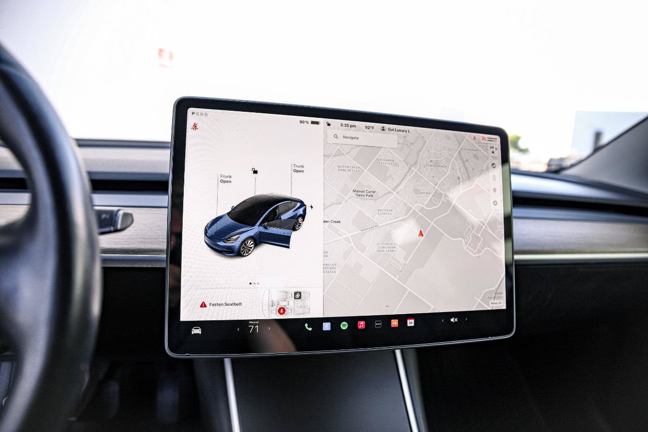 Used 2018 Tesla Model 3 Mid Range RWD image 22