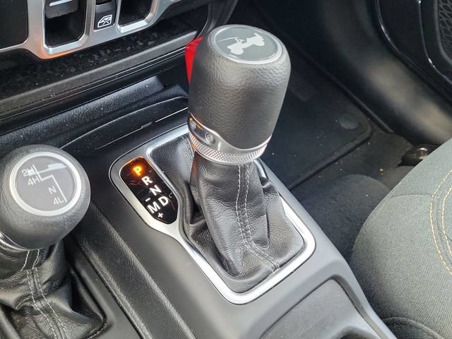 Used 2025 Jeep Wrangler Unlimited Sahara AWD/4WD image 31