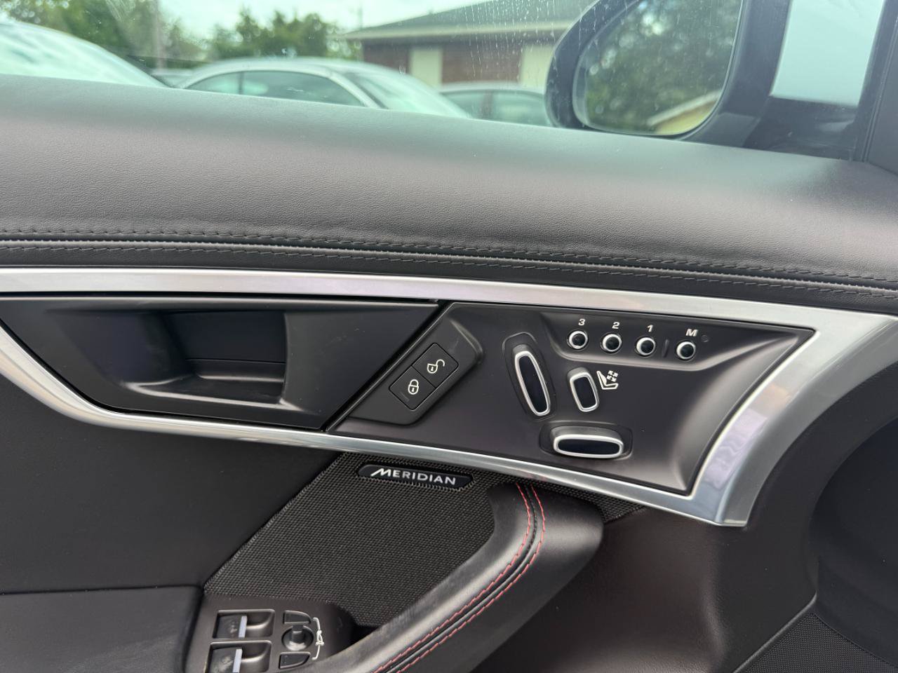Used 2018 Jaguar F-TYPE Coupe RWD image 15