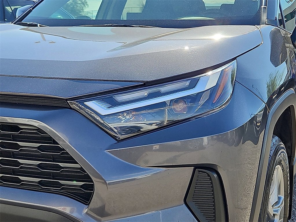 Used 2022 Toyota RAV4 XLE image 7