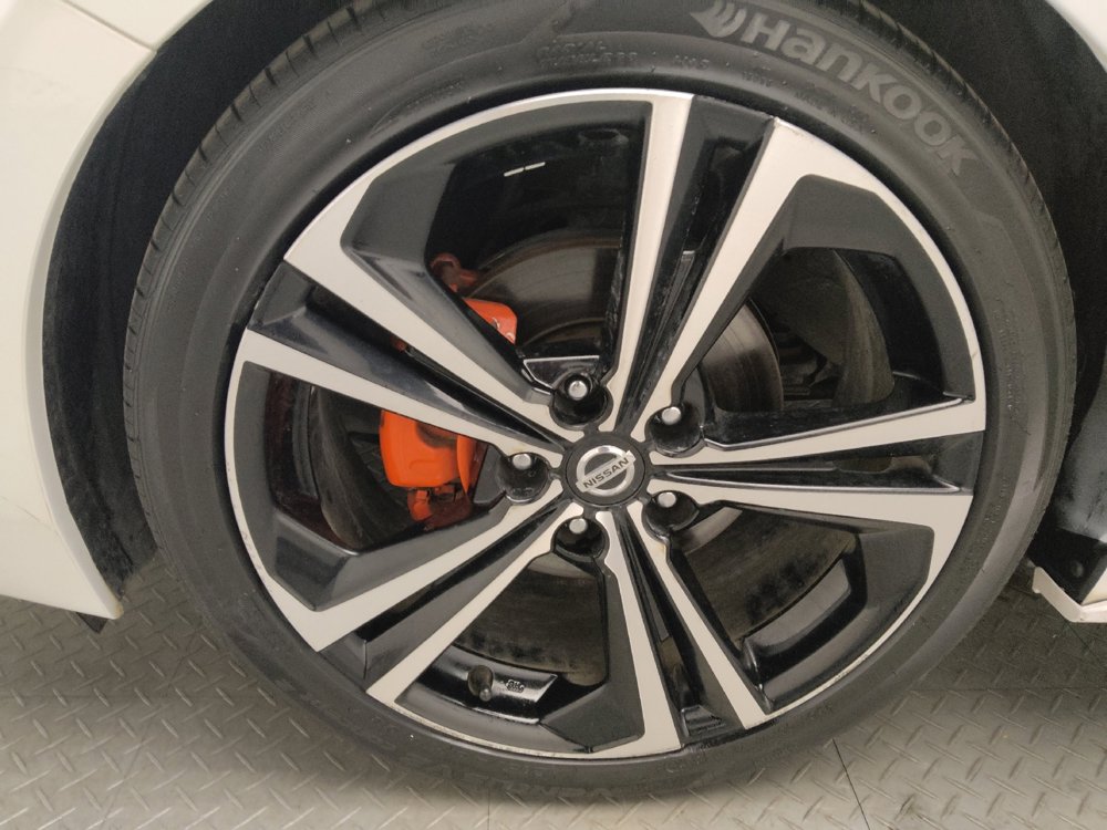 Used 2021 Nissan Sentra SR w/ SR Premium Package image 31