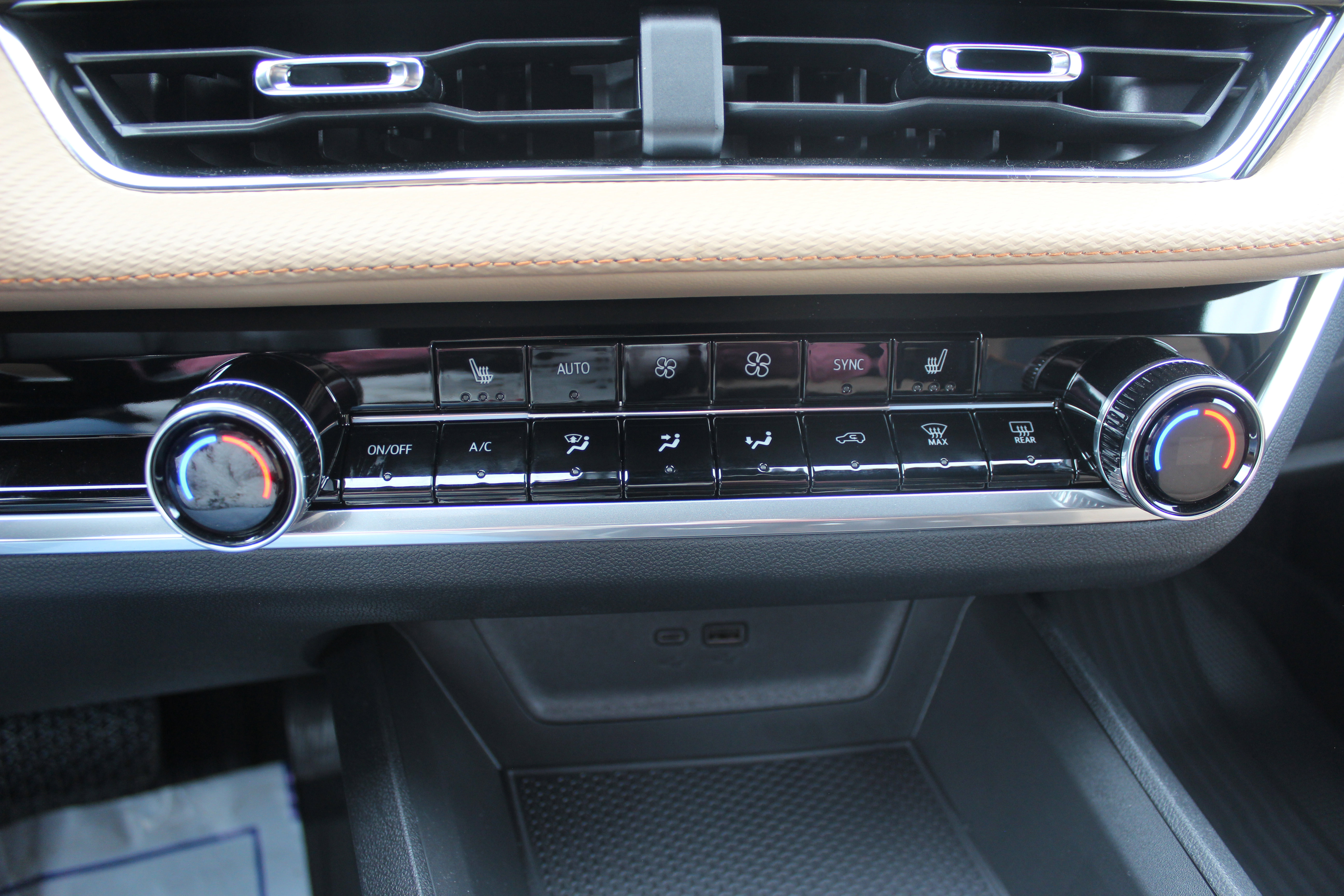 New 2026 Chevrolet Equinox ACTIV w/ LPO, Floor Liner Package image 35