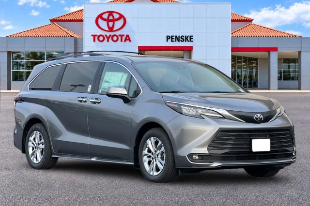 New 2026 Toyota Sienna XLE AWD/4WD image 2