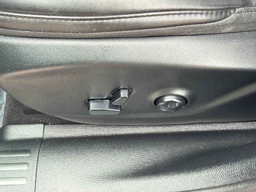 Used 2019 Jeep Cherokee Latitude Plus image 44