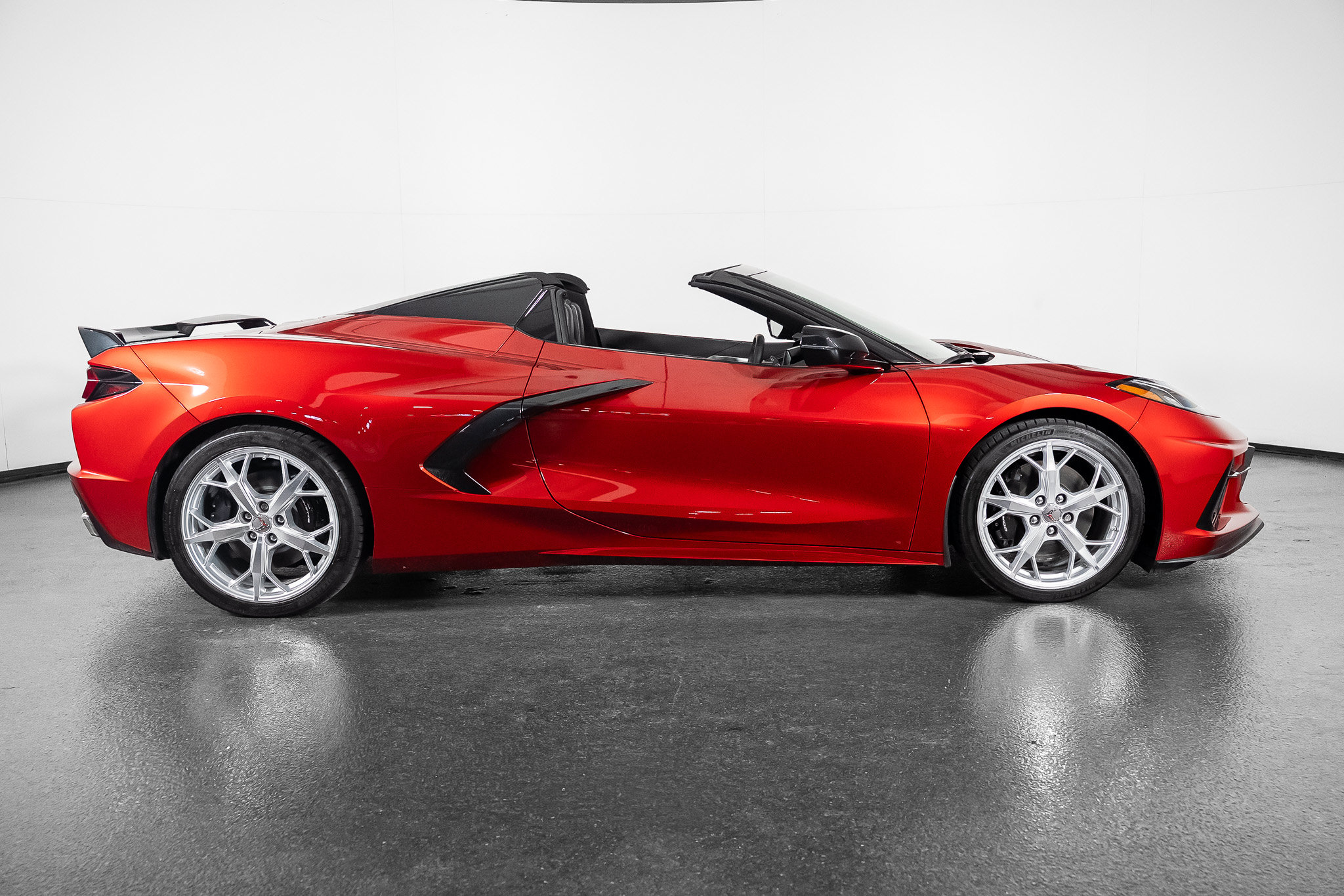 Used 2022 Chevrolet Corvette Stingray Preferred Conv w/ Z51 Performance Package RWD image 29
