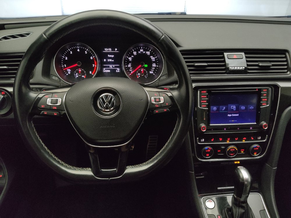Used 2018 Volkswagen Passat 3.6 FWD image 22