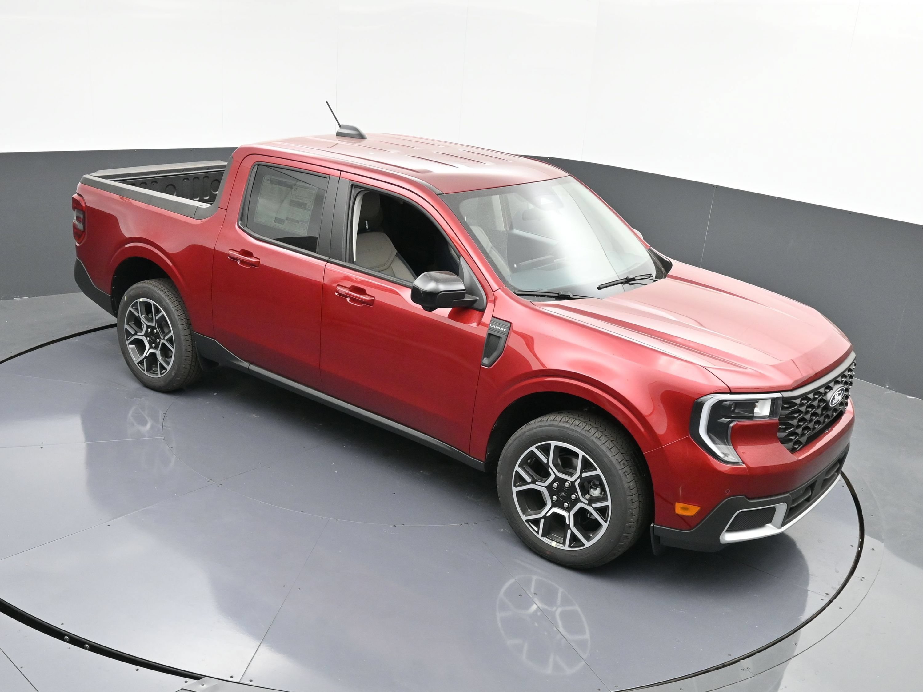 Used 2025 Ford Maverick Lariat AWD/4WD image 18