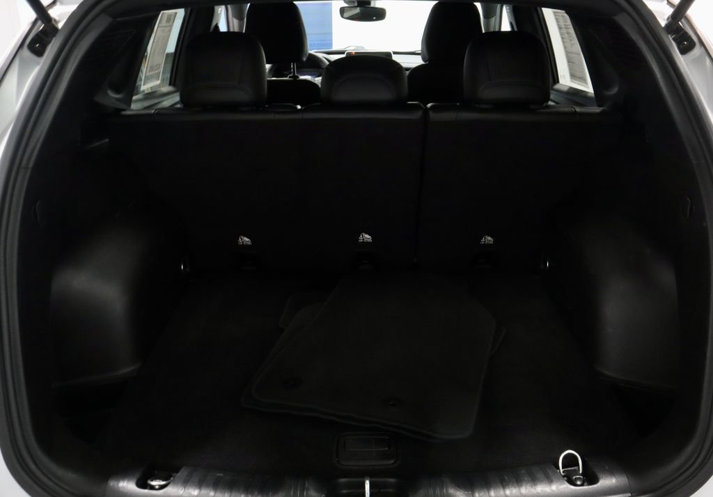 Used 2025 Jeep Compass Latitude image 12