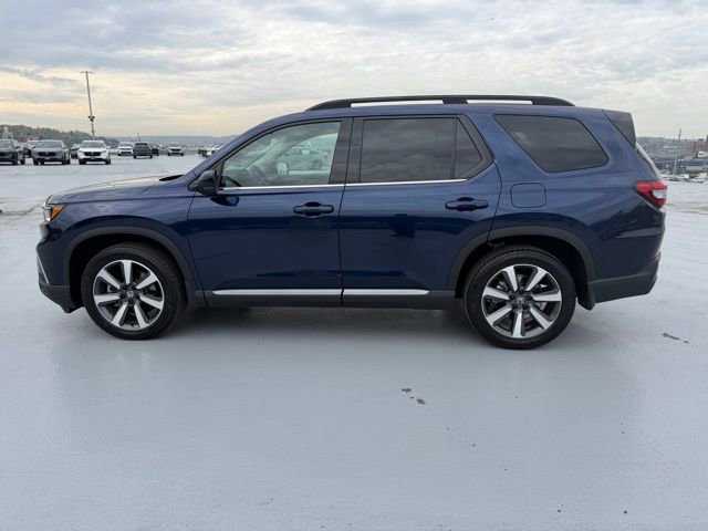 Certified 2025 Honda Pilot Touring image 10