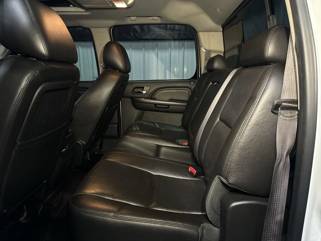 Used 2014 GMC Sierra 2500 Denali w/ Suspension Package, Off-Road image 25