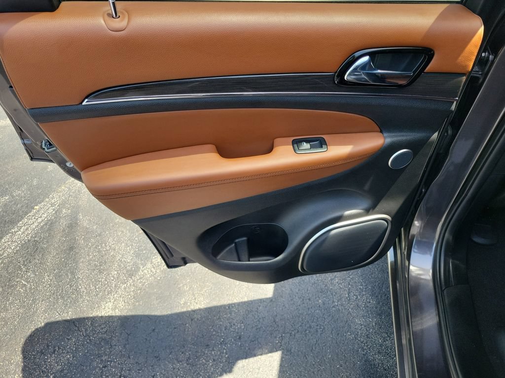 Used 2020 Jeep Grand Cherokee Overland AWD/4WD image 20