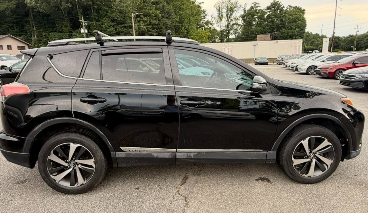 Used 2017 Toyota RAV4 XLE FWD image 9