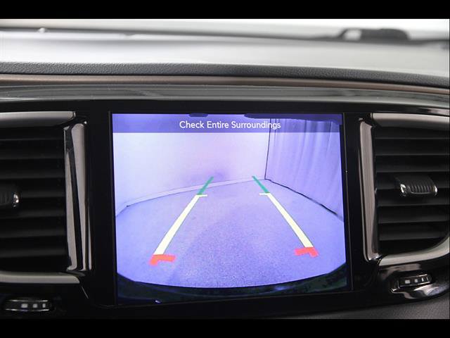 Used 2017 Chrysler Pacifica Touring-L FWD image 14