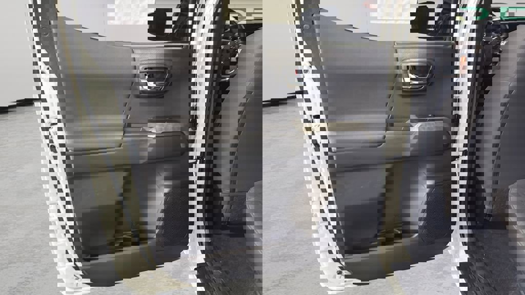 Used 2017 Toyota Tacoma TRD Sport w/ Tow Package image 13