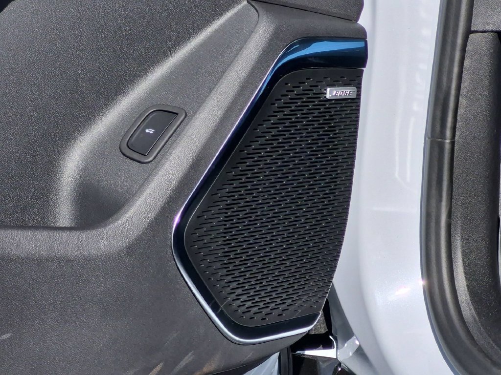 New 2027 Chevrolet Traverse RS w/ LPO, Floor Liner Package FWD image 23