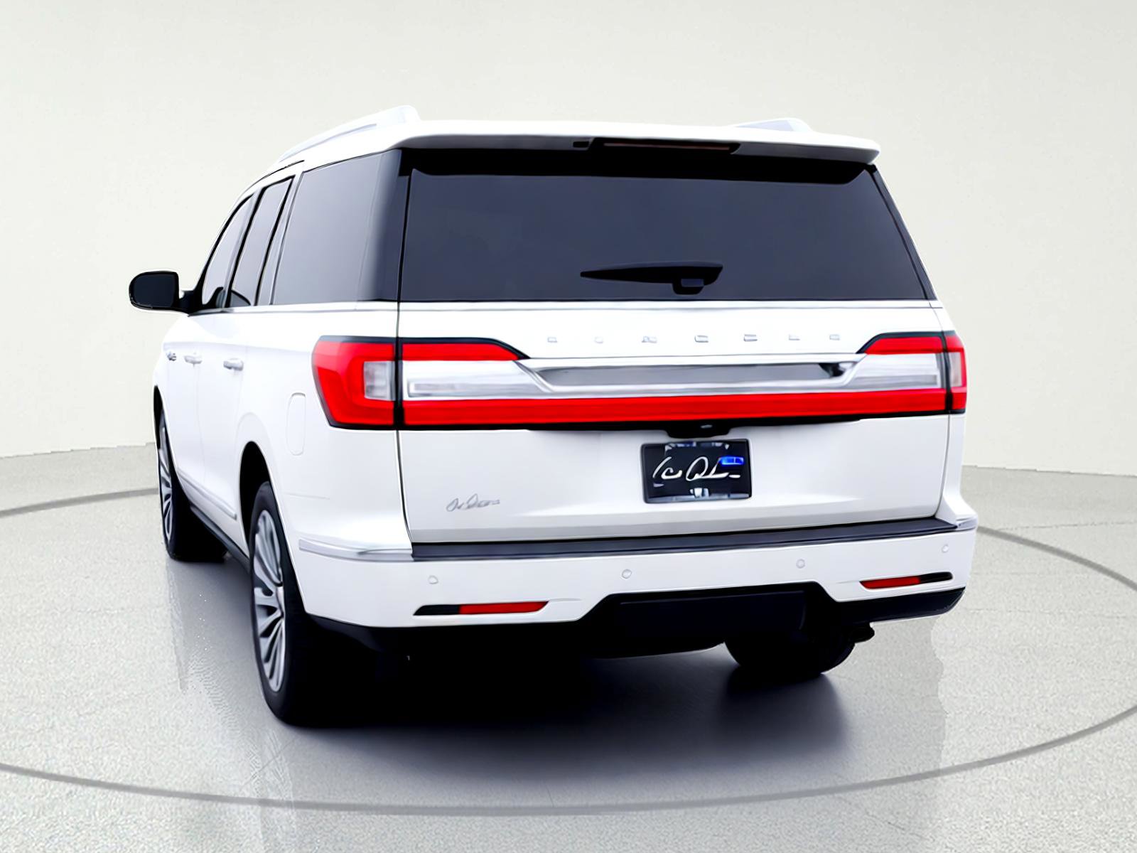 Used 2019 Lincoln Navigator Reserve image 6