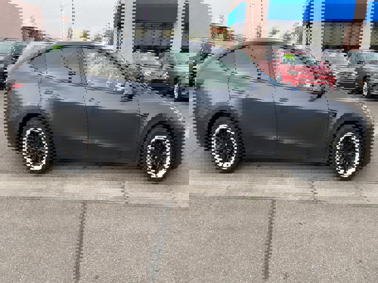 Used 2020 Tesla Model Y Long Range image 4