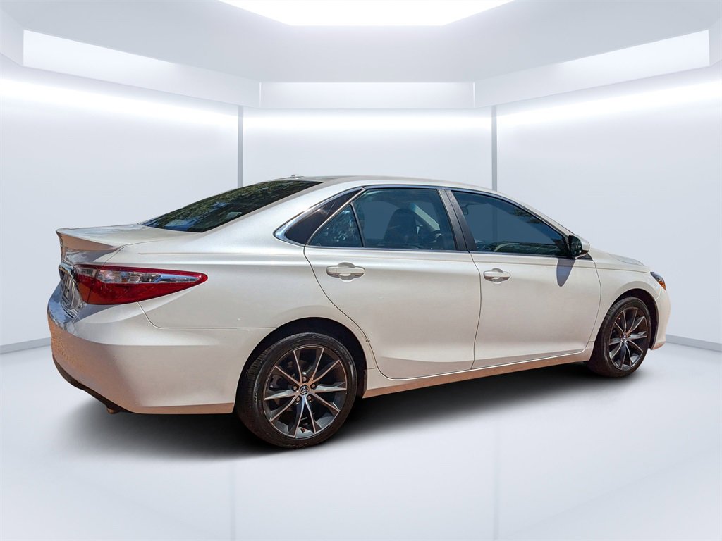 Used 2015 Toyota Camry image 3