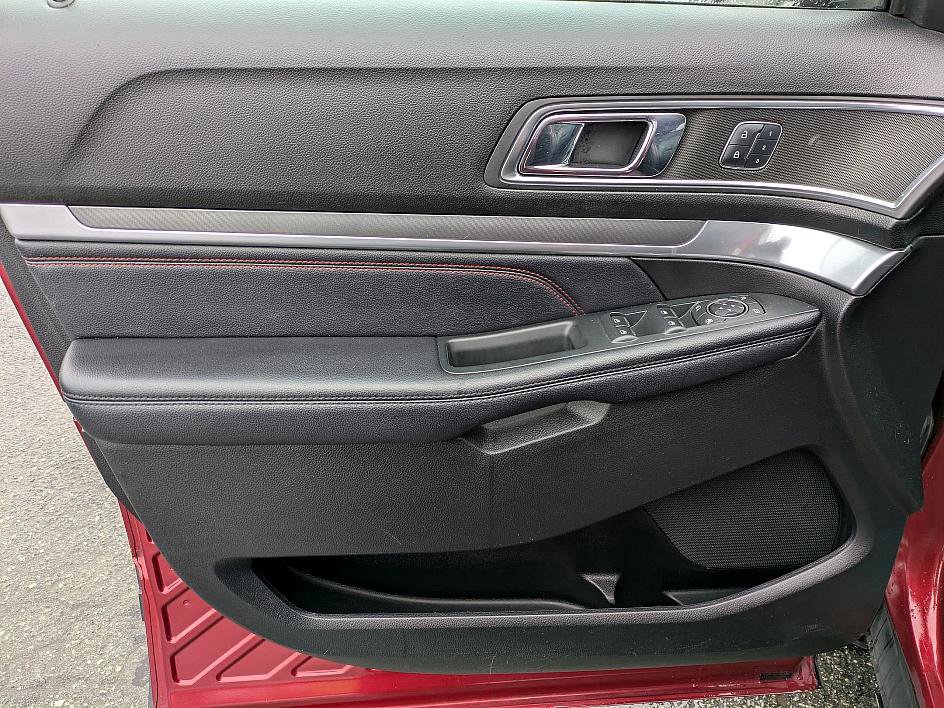 Used 2018 Ford Explorer Sport w/ Equipment Group 401A image 13