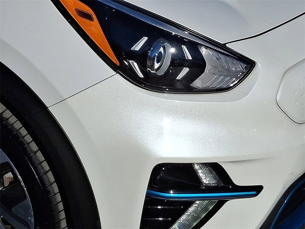 Used 2022 Kia Niro EX image 10
