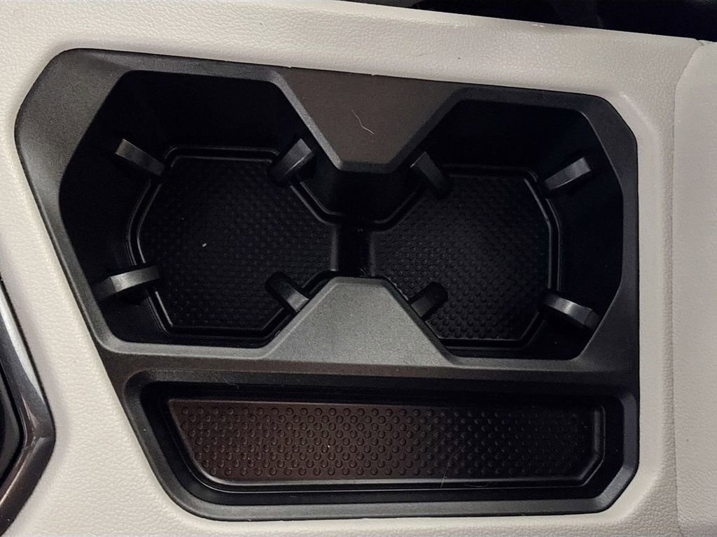 Certified 2024 Volkswagen Tiguan SEL R-Line image 15