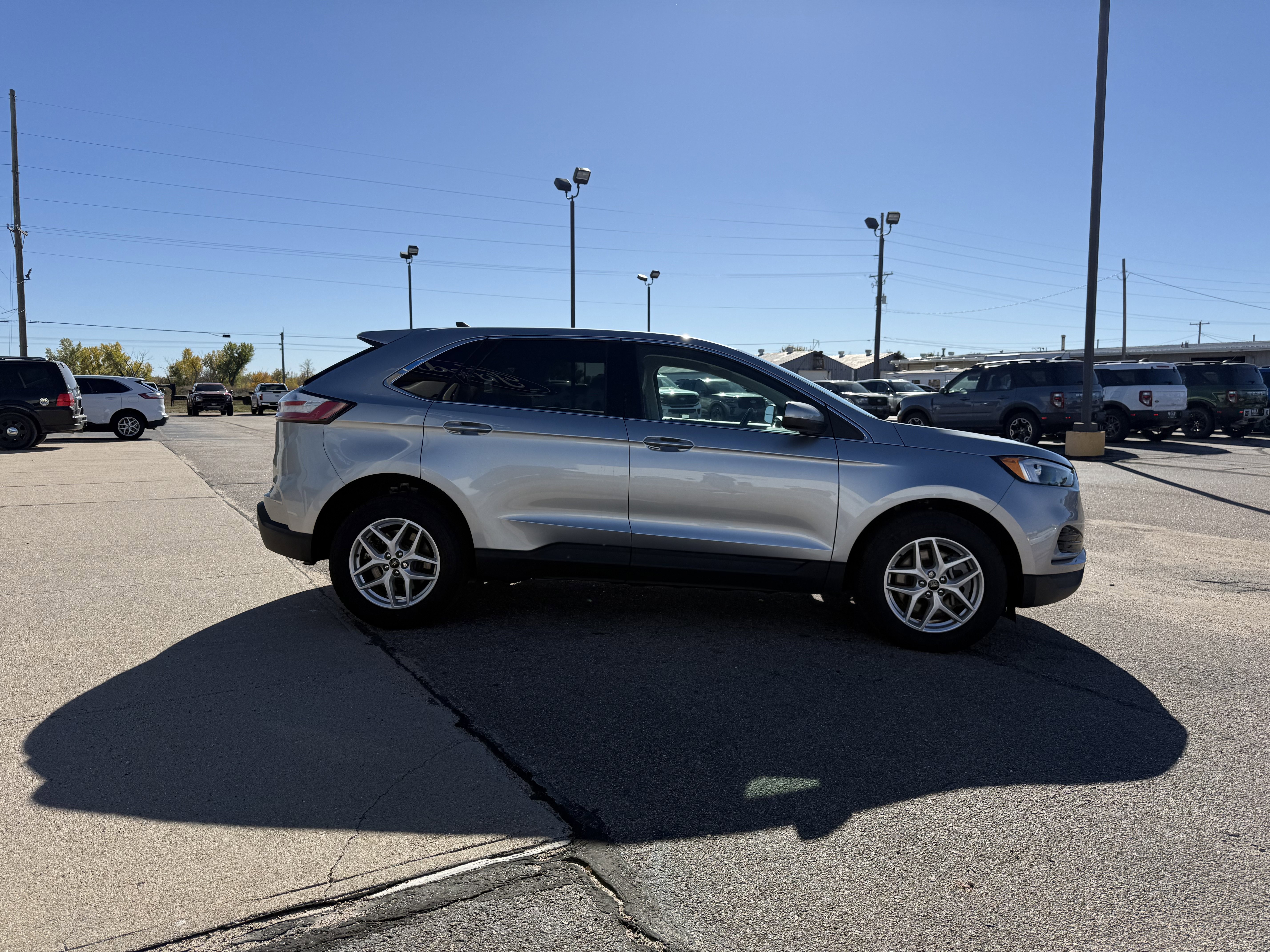 Used 2024 Ford Edge SEL image 5