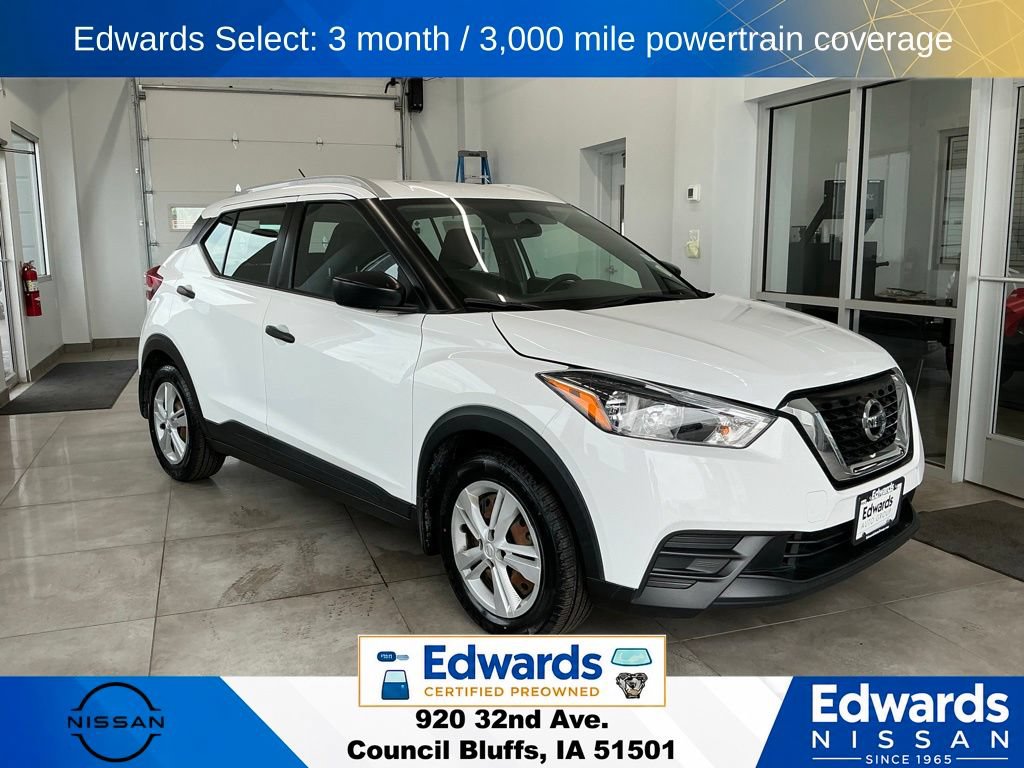 Used 2018 Nissan Kicks S FWD image 2