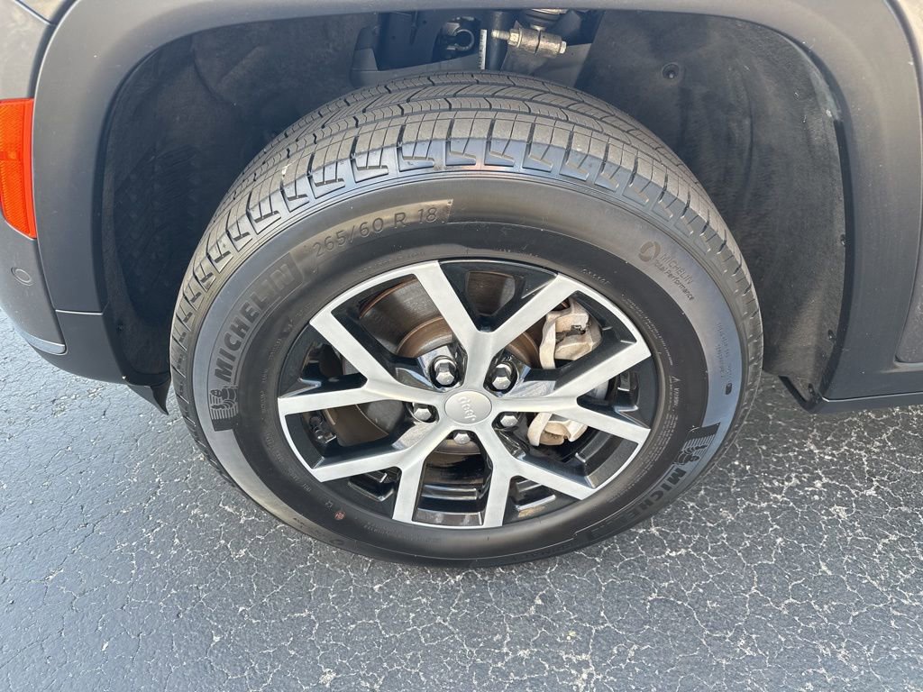 Used 2024 Jeep Grand Cherokee L Limited w/ Luxury Tech Group II image 9