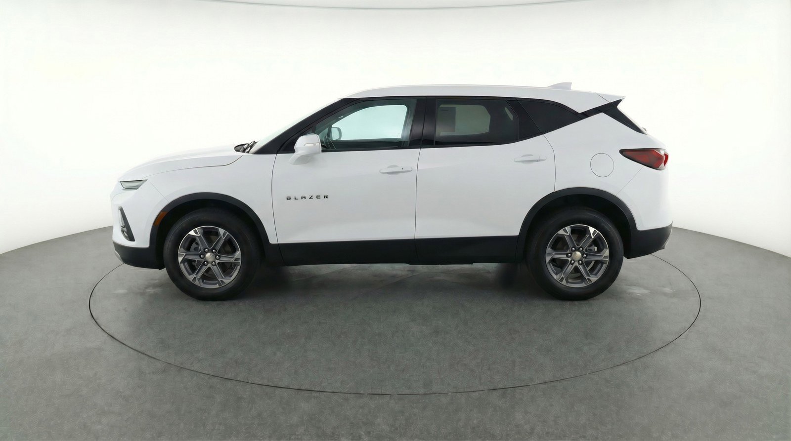 Used 2025 Chevrolet Blazer LT FWD image 5
