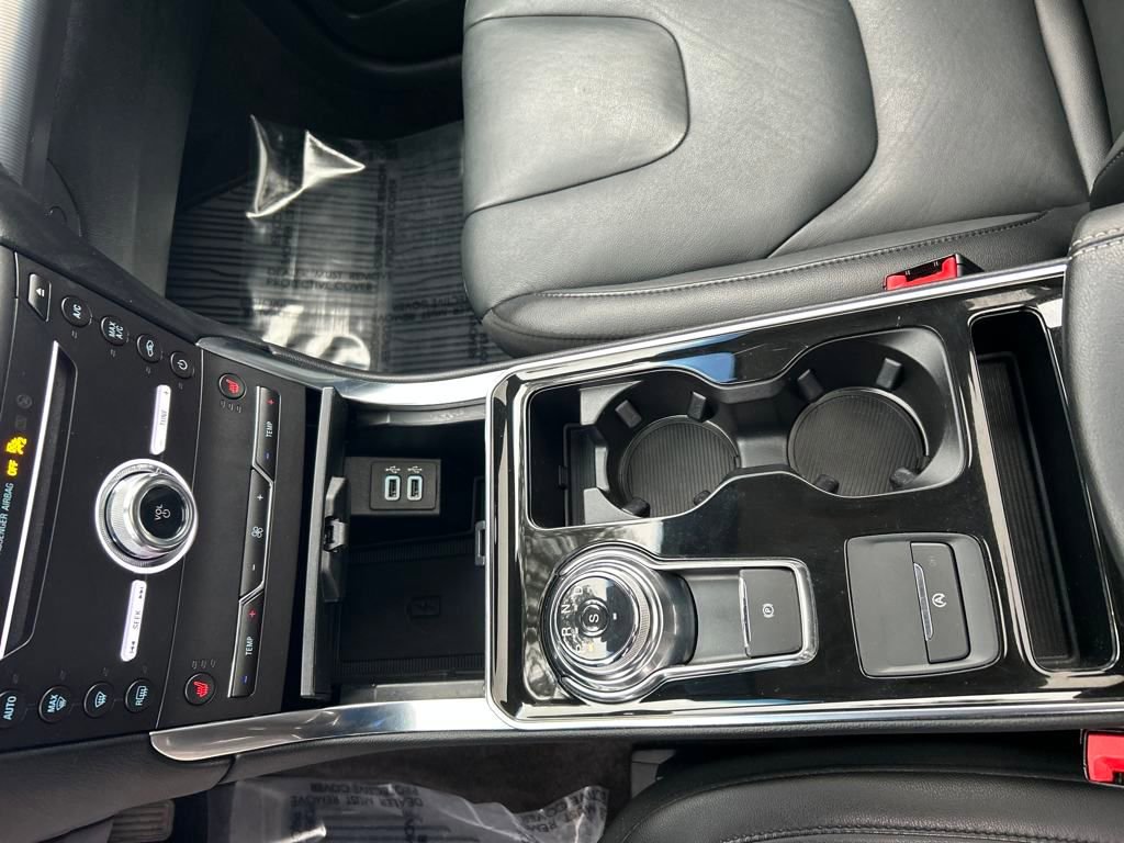 Used 2019 Ford Edge Titanium w/ Cold Weather Package image 5