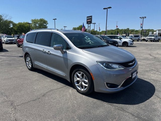 Used 2019 Chrysler Pacifica Limited FWD image 3