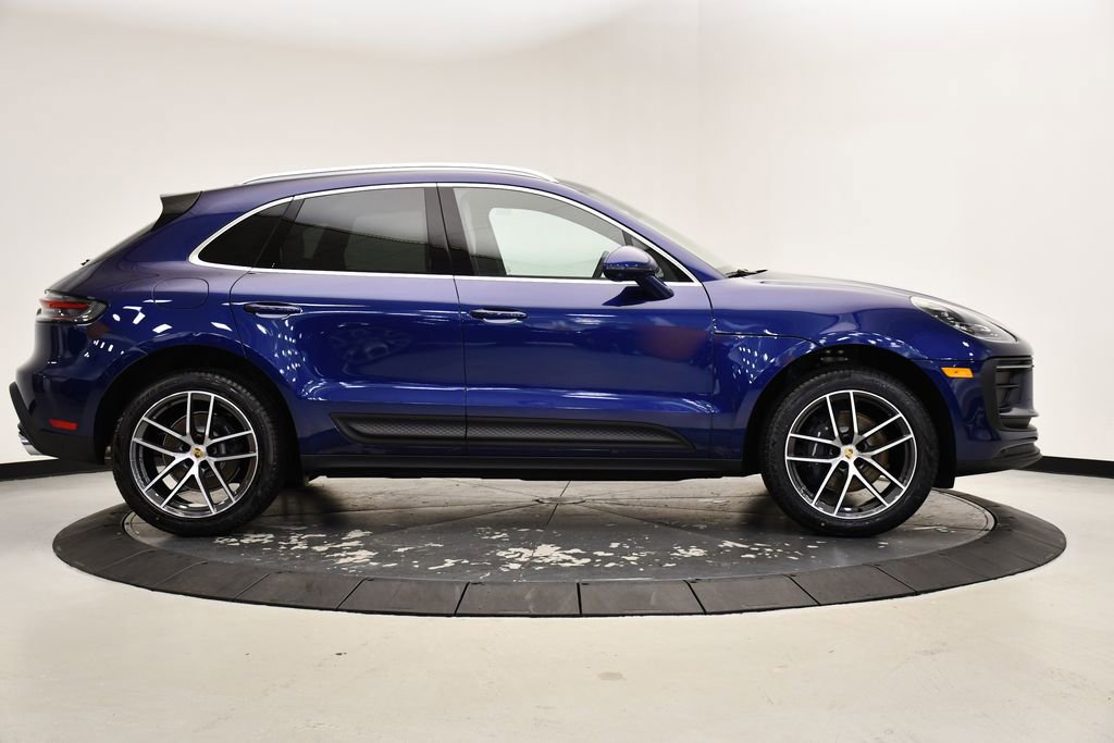 Certified 2025 Porsche Macan image 8
