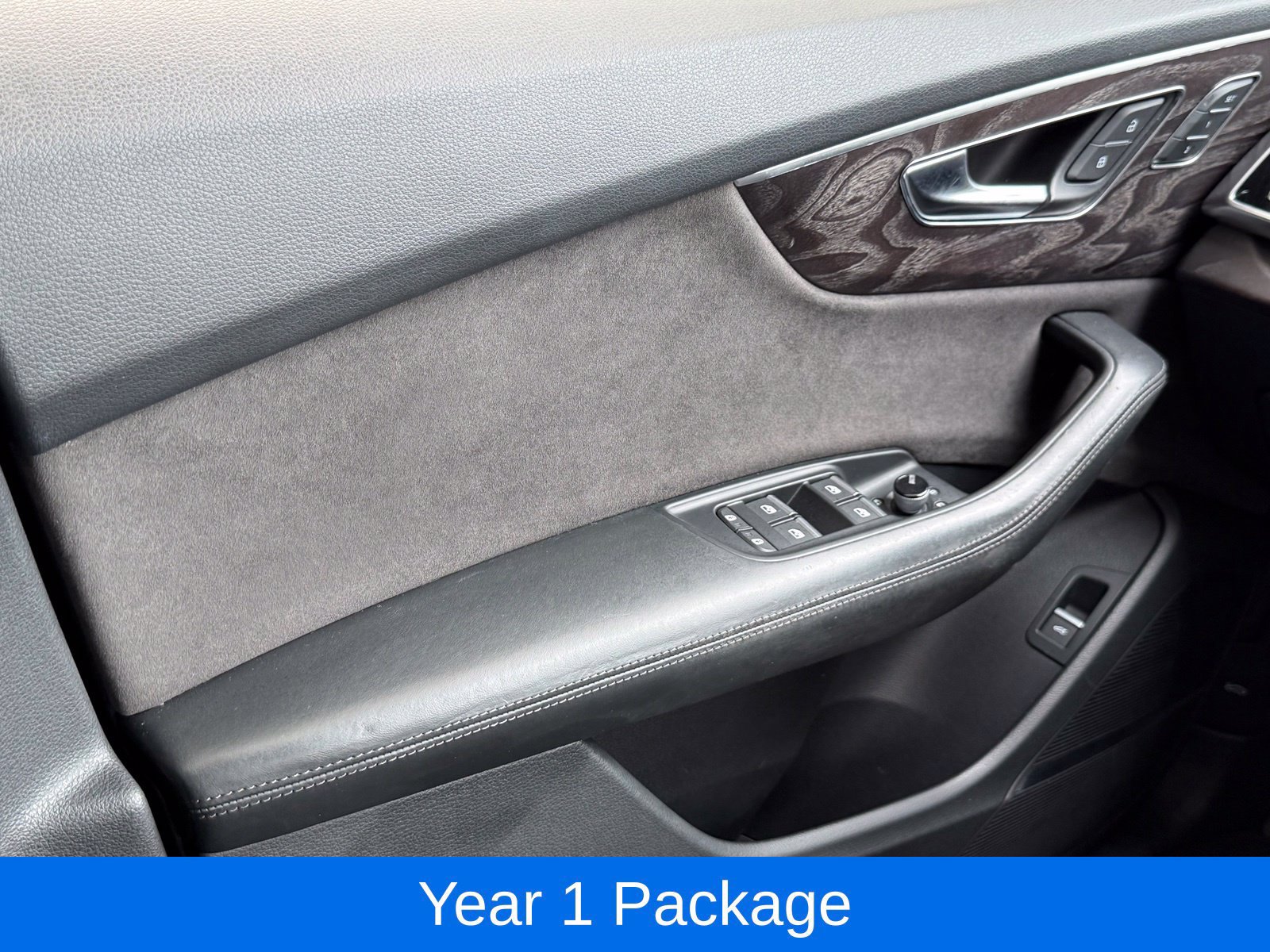 Used 2019 Audi Q8 Prestige w/ Luxury Package AWD/4WD image 38