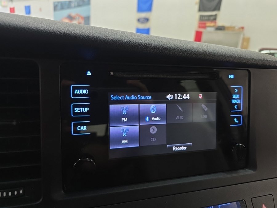 Used 2015 Toyota Sienna L FWD image 15