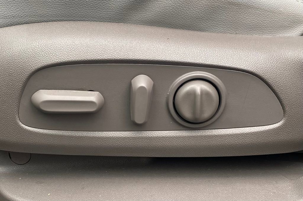 Used 2018 Chevrolet Traverse Premier image 13