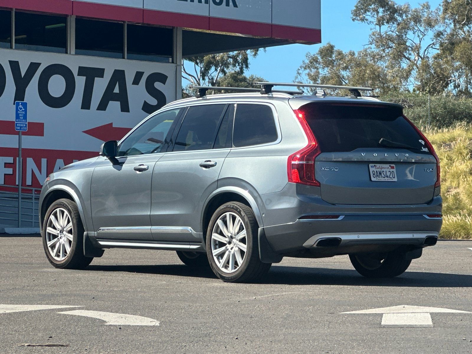 Used 2018 Volvo XC90 T6 Inscription w/ Convenience Package image 3