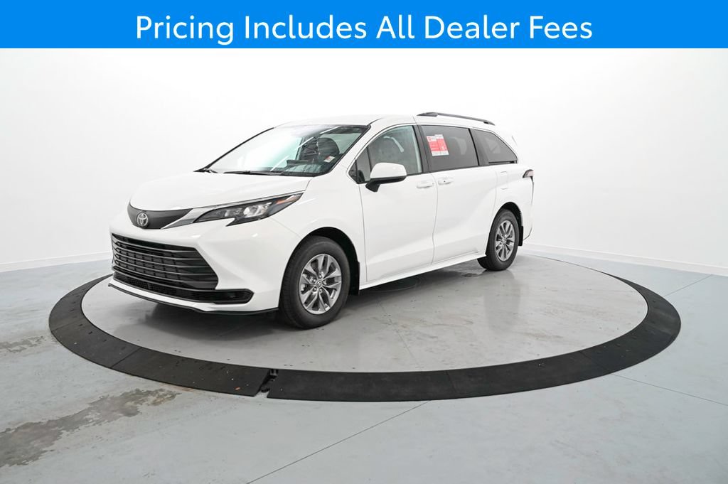 New 2026 Toyota Sienna LE