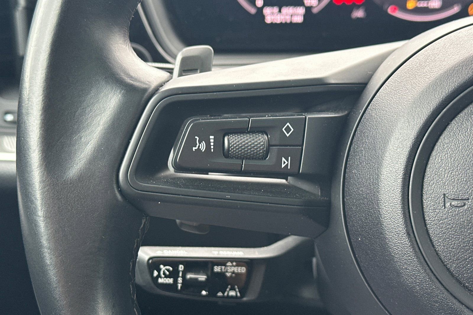 Used 2024 Porsche Cayenne image 36